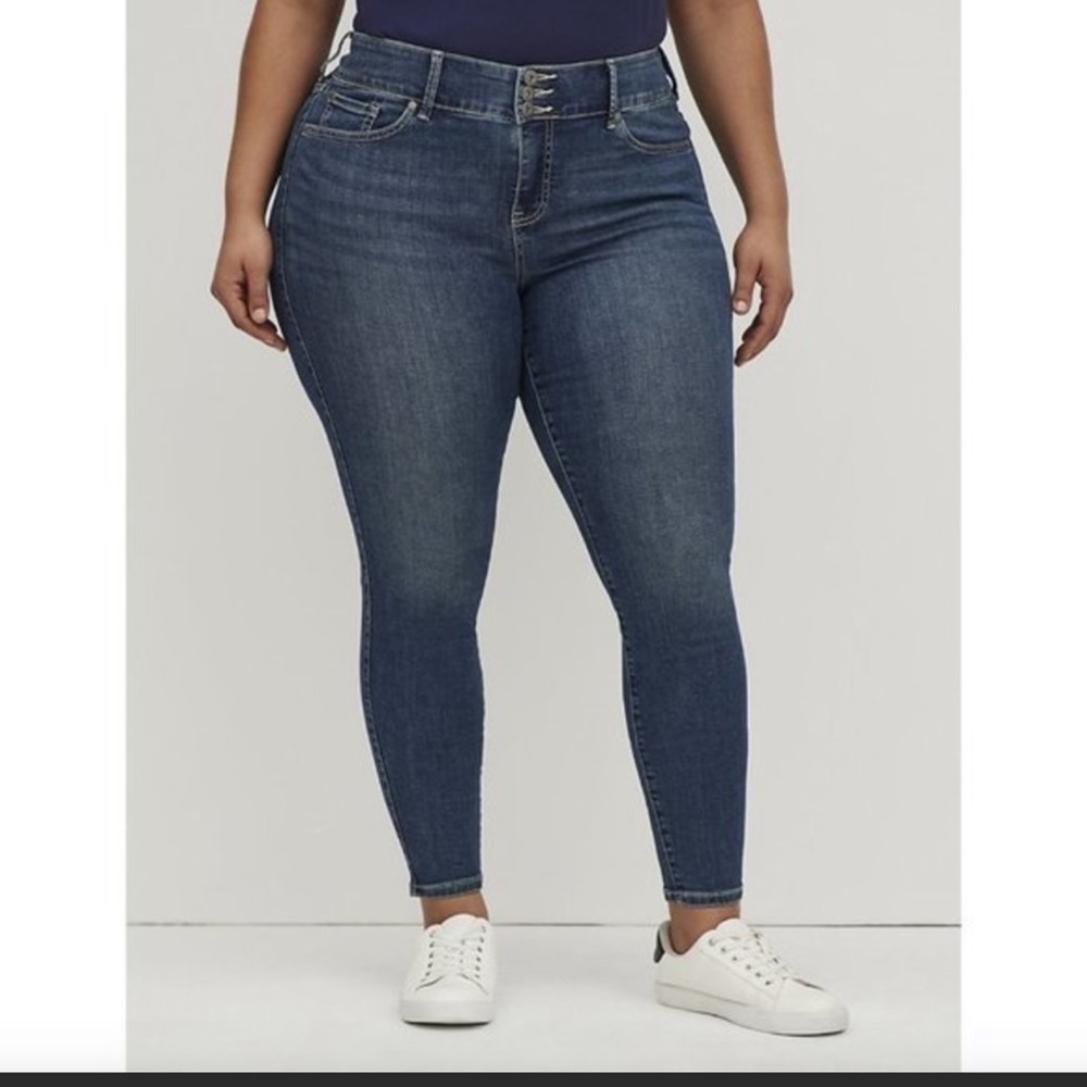 Torrid JEGGING SKINNY SUPER SOFT HIGH-RISE JEAN in size 16T